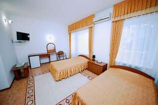 Гостиница Ясон Анапа Стандарт Твин с балконом-2