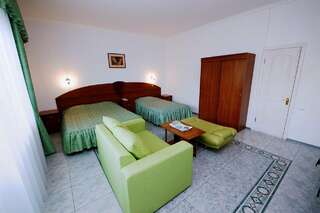 Гостиница Ясон Анапа Трёхместный номер с балконом-2