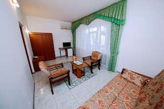 Гостиница Ясон Анапа Семейный двухкомнатный с балконом-2